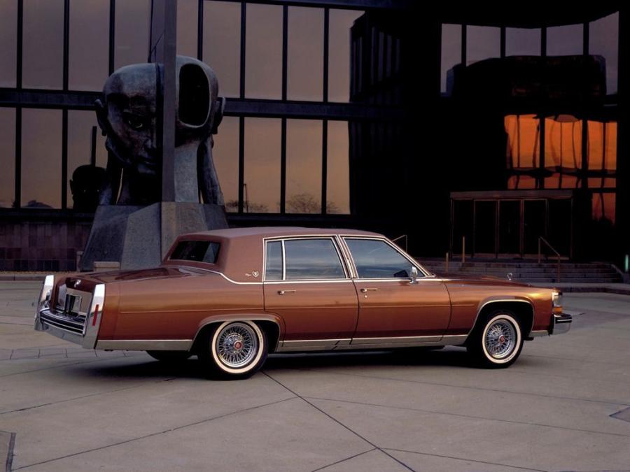  Cadillac Fleetwood Brougham 1980 года  (фото 7 из 18)